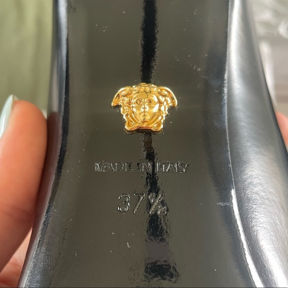 Versace Black Leather Pumps - Picture 6 of 6